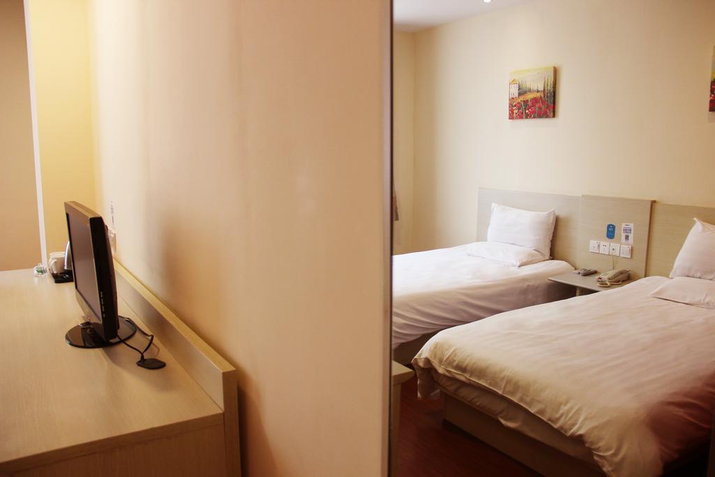 Gold Mine Express Hotel Nanning Oda fotoğraf
